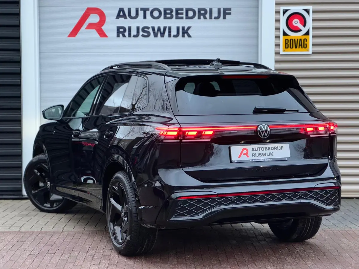 1.5 eTSI R-Line Pano/360/Leer/Dodehoek
