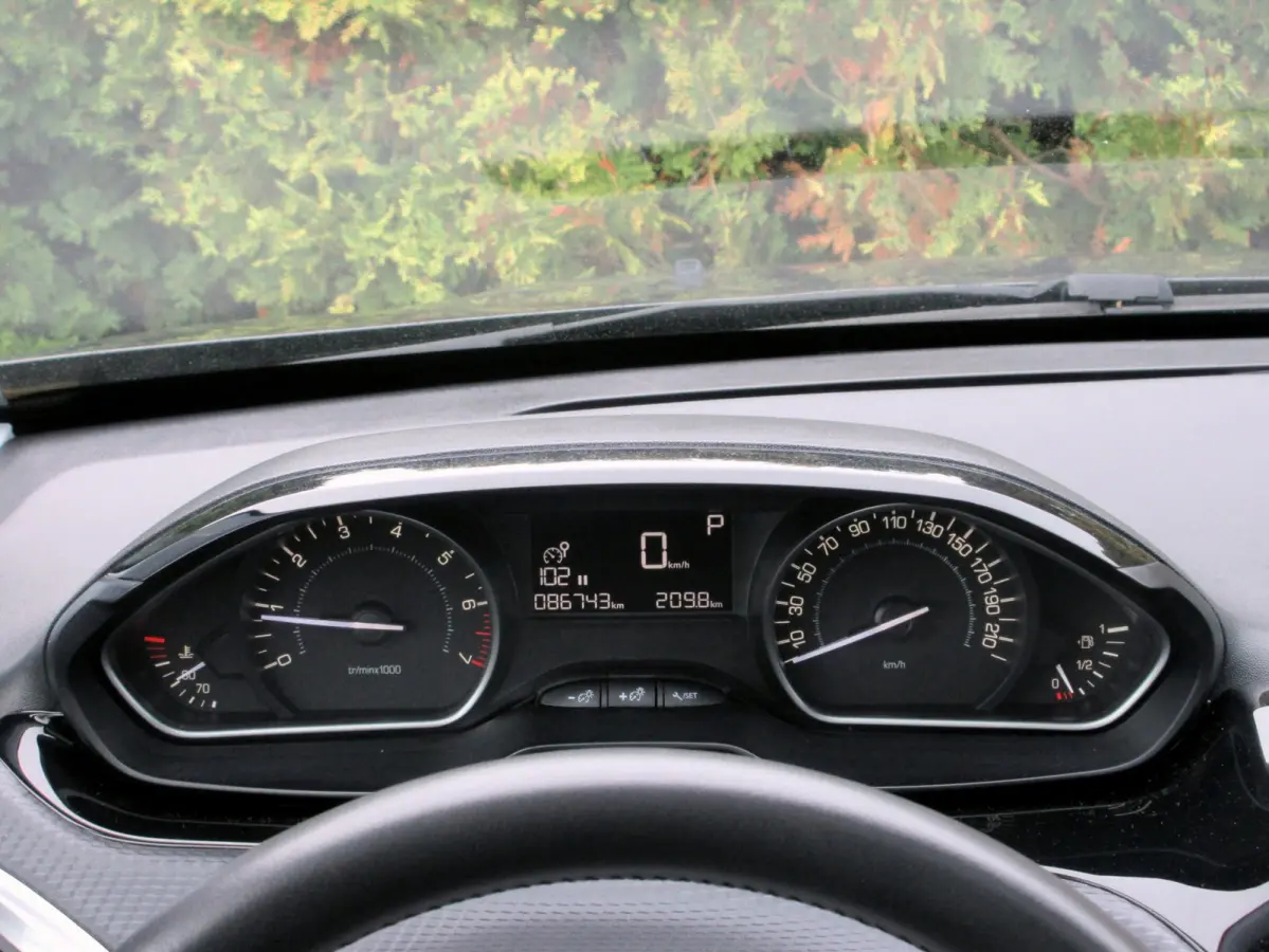 1.2 PureTech Automaat * Navi * Pano * Trekhaak *