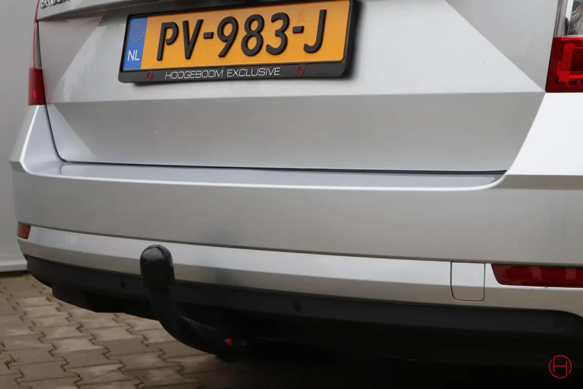 1.0 TSI / Panoramadak / Camera / Trekhaak / CarPlay