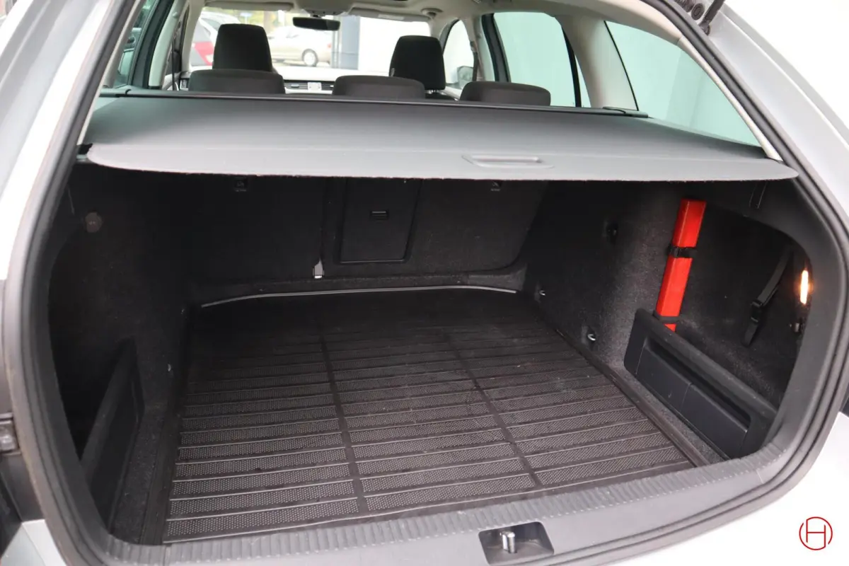 1.0 TSI / Panoramadak / Camera / Trekhaak / CarPlay