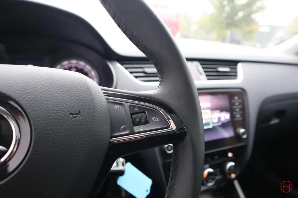 1.0 TSI / Panoramadak / Camera / Trekhaak / CarPlay