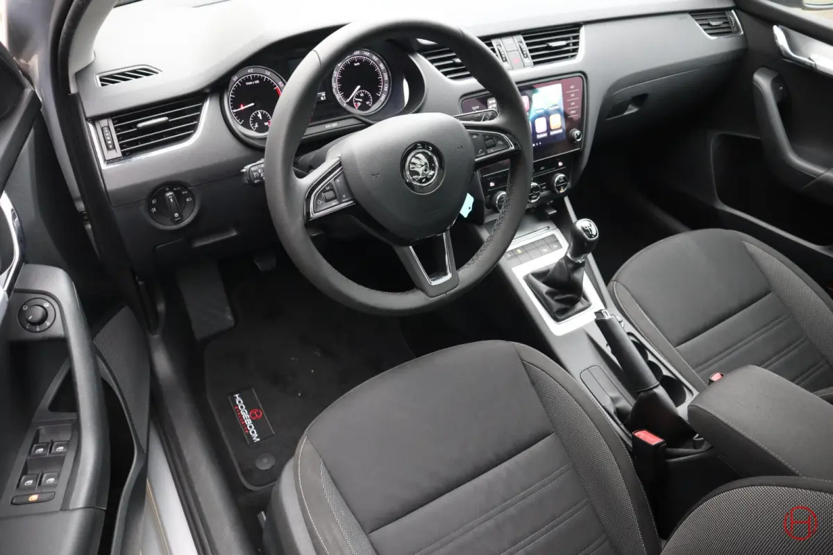 1.0 TSI / Panoramadak / Camera / Trekhaak / CarPlay