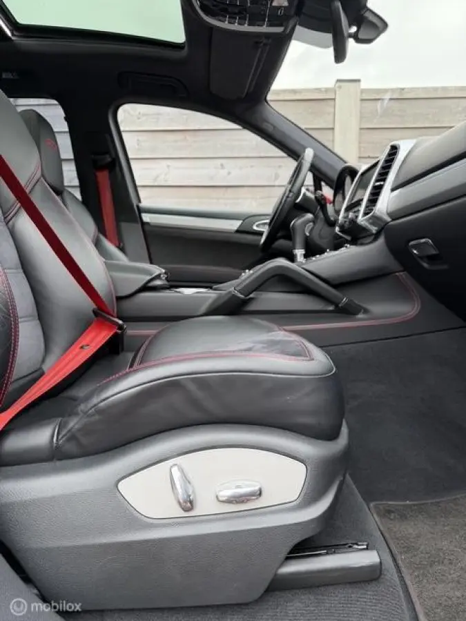 4.8 GTS Pano-Burmeister-Alcantara-NL-Auto