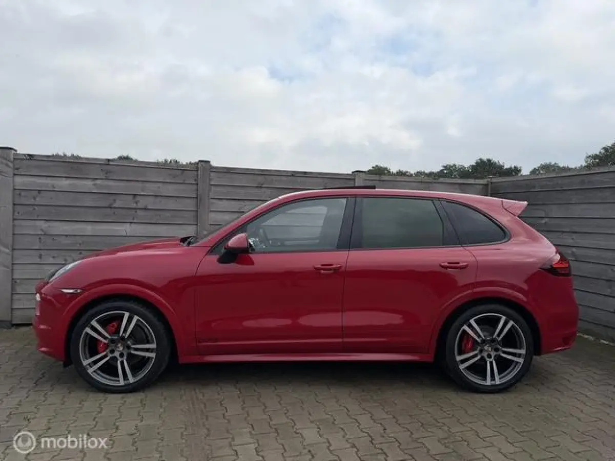 4.8 GTS Pano-Burmeister-Alcantara-NL-Auto
