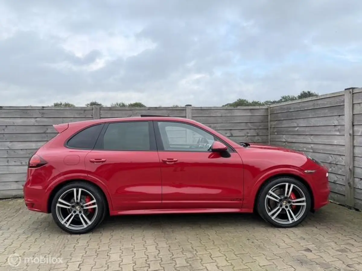4.8 GTS Pano-Burmeister-Alcantara-NL-Auto