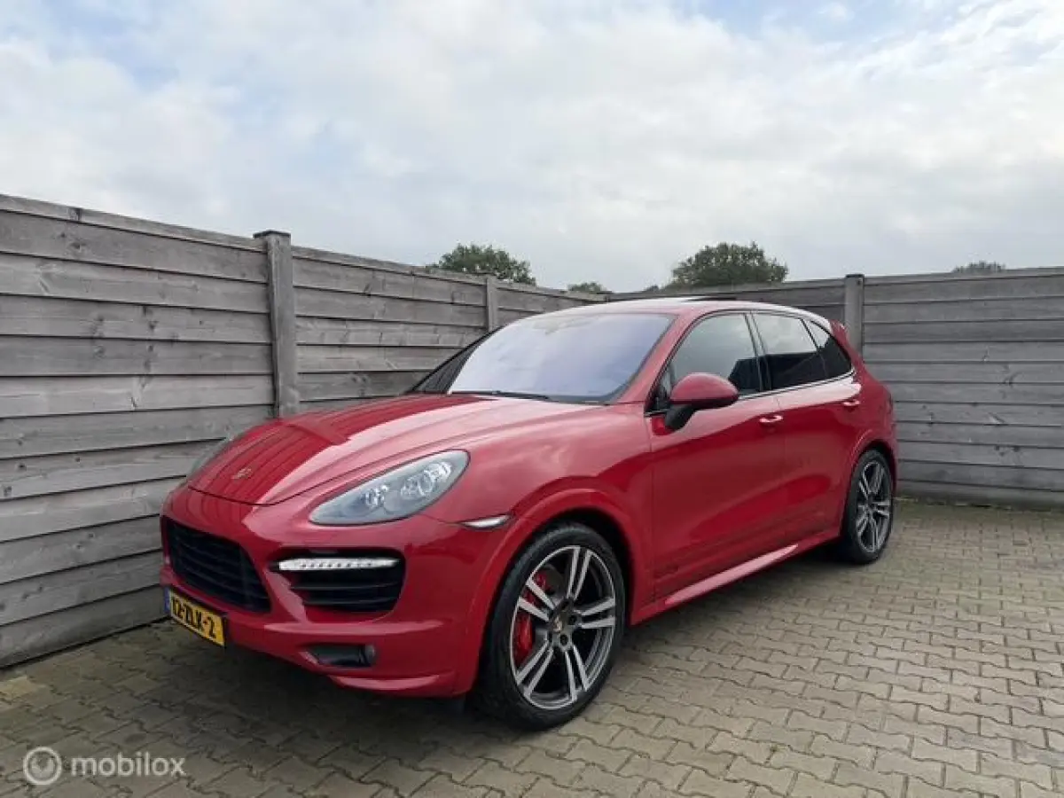 4.8 GTS Pano-Burmeister-Alcantara-NL-Auto