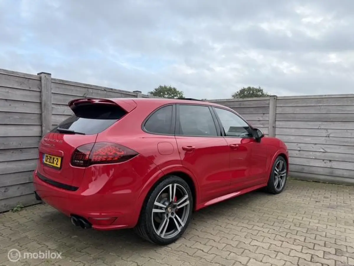 4.8 GTS Pano-Burmeister-Alcantara-NL-Auto