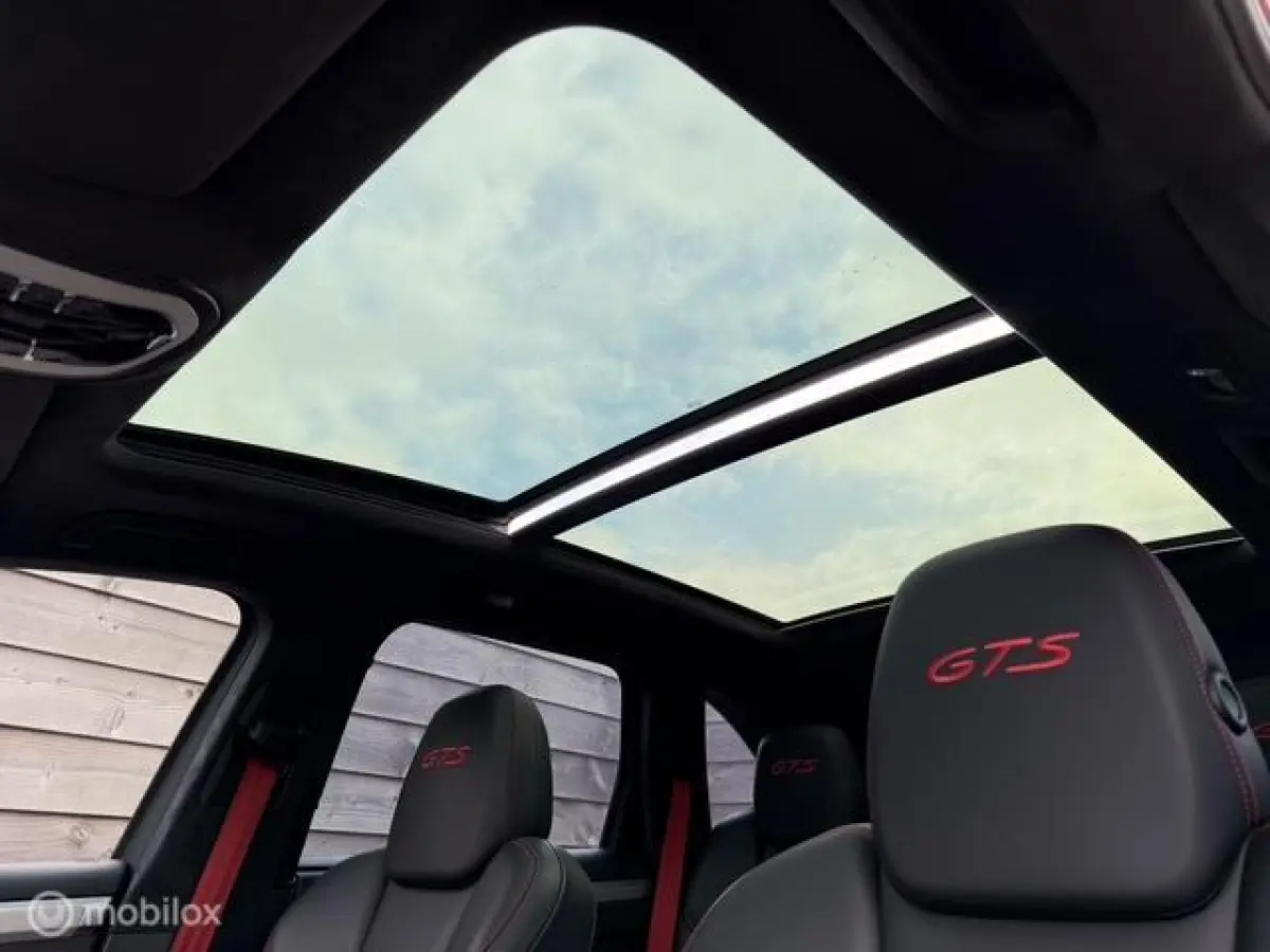 4.8 GTS Pano-Burmeister-Alcantara-NL-Auto