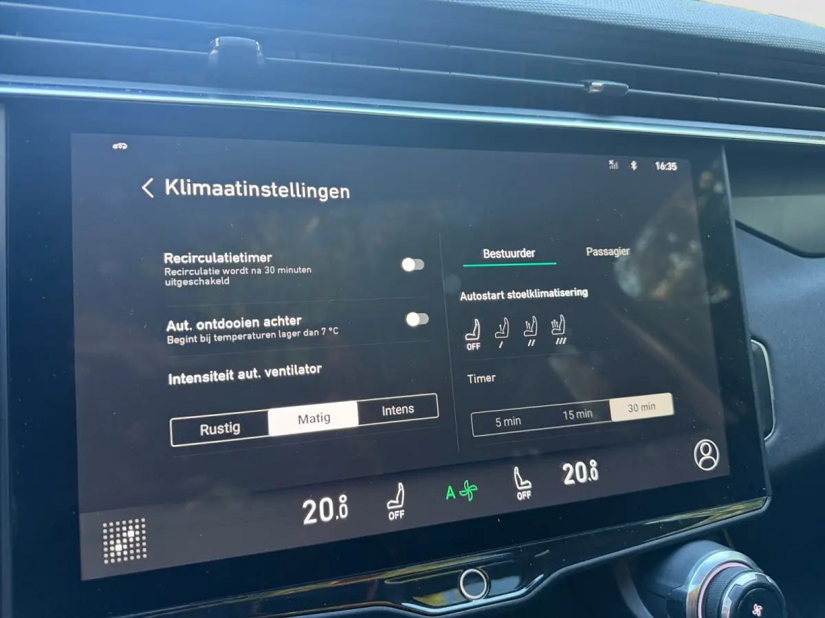 1.5 Nap 49dkm, Panoramadak, 360 Camera, Sfeerverlichting, Carplay, Android Auto