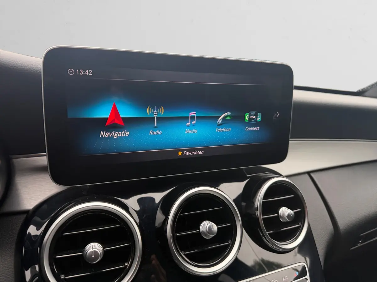 180 Sedan AMG Night Edition Aut- Camera, Keyless, Xenon Led, Burmester, Dynamic select