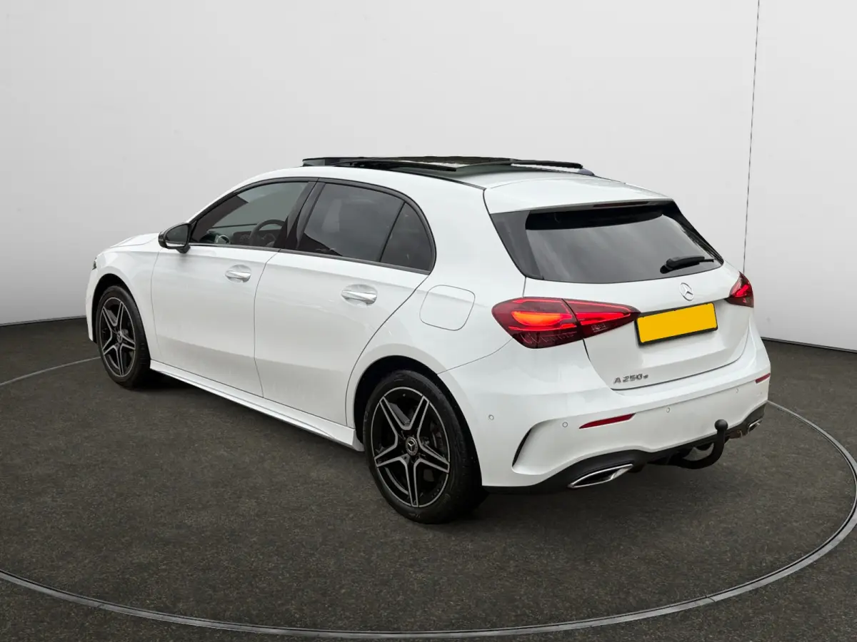 250 e AMG Line Aut- Nieuw Model, Panoramadak, Multibeam Led, Sfeerverlichting, Trekhaak