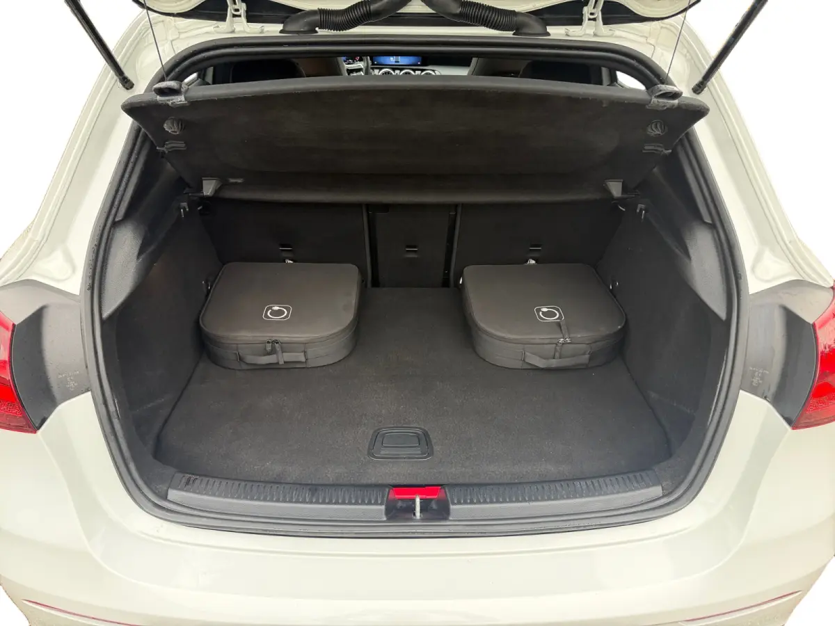 250 e AMG Line Aut- Nieuw Model, Panoramadak, Multibeam Led, Sfeerverlichting, Trekhaak
