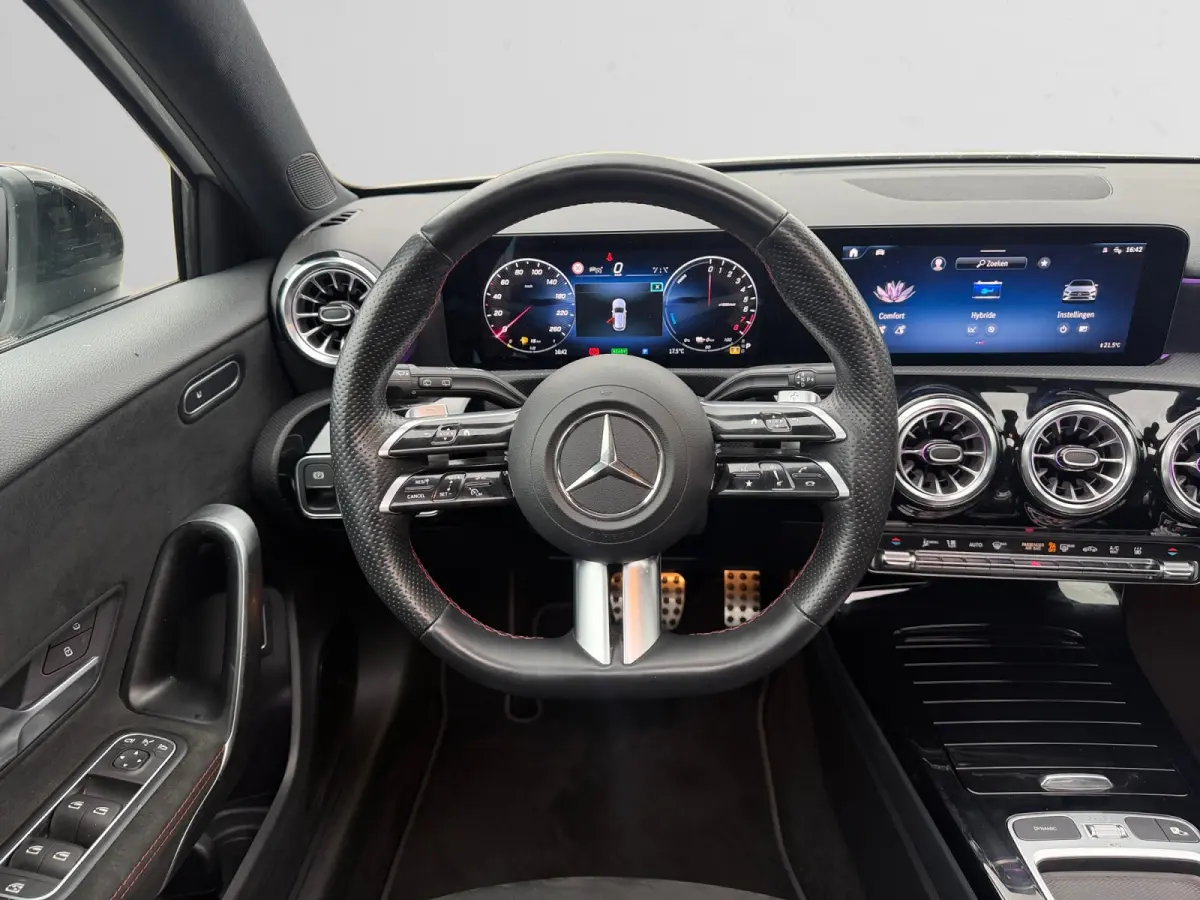 250 e AMG Line Aut- Nieuw Model, Panoramadak, Multibeam Led, Sfeerverlichting, Trekhaak