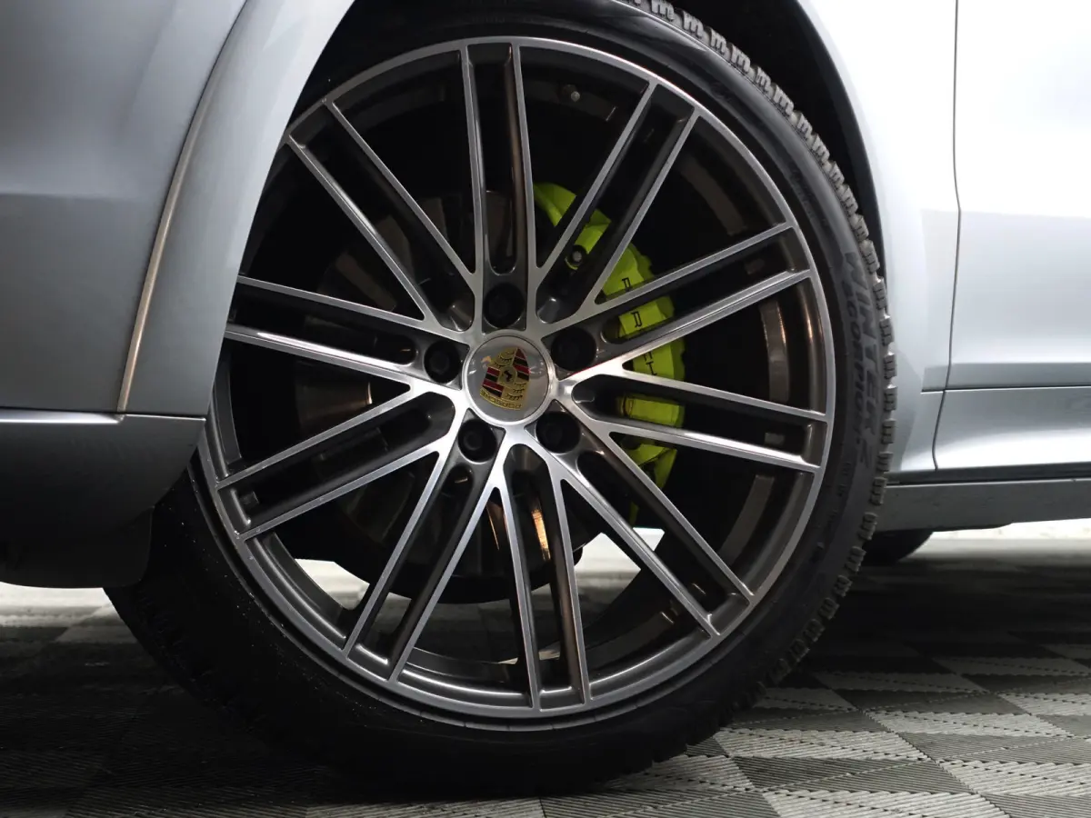 3.0 E-Hybrid Sport Design- Sport Chrono, Soft Close, Head Up, Alcantara Afwerking, Panoramadak, Keyless