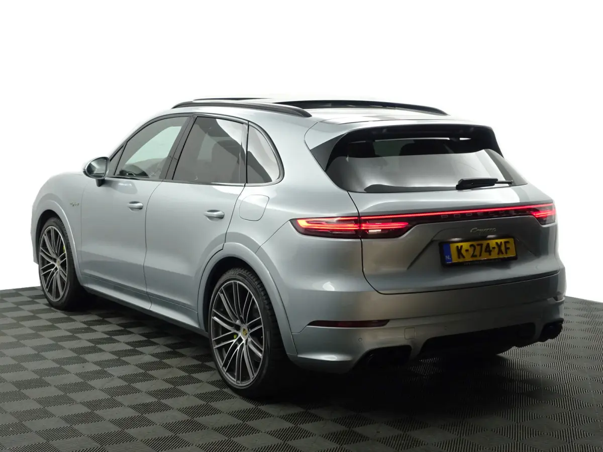 3.0 E-Hybrid Sport Design- Sport Chrono, Soft Close, Head Up, Alcantara Afwerking, Panoramadak, Keyless