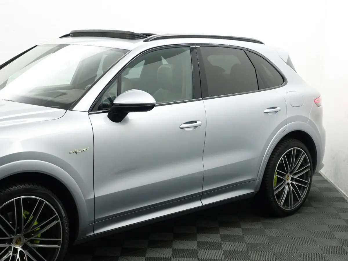 3.0 E-Hybrid Sport Design- Sport Chrono, Soft Close, Head Up, Alcantara Afwerking, Panoramadak, Keyless