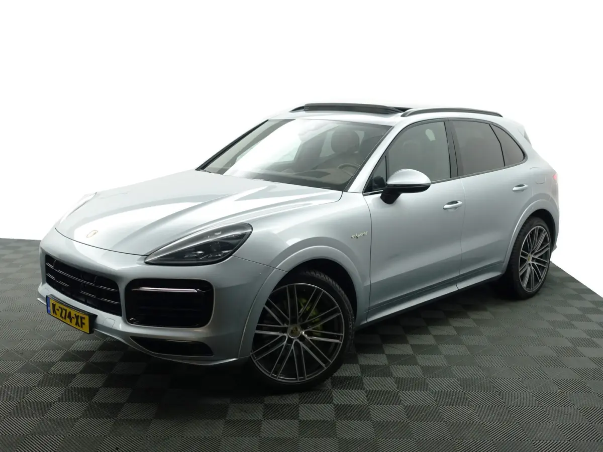 3.0 E-Hybrid Sport Design- Sport Chrono, Soft Close, Head Up, Alcantara Afwerking, Panoramadak, Keyless