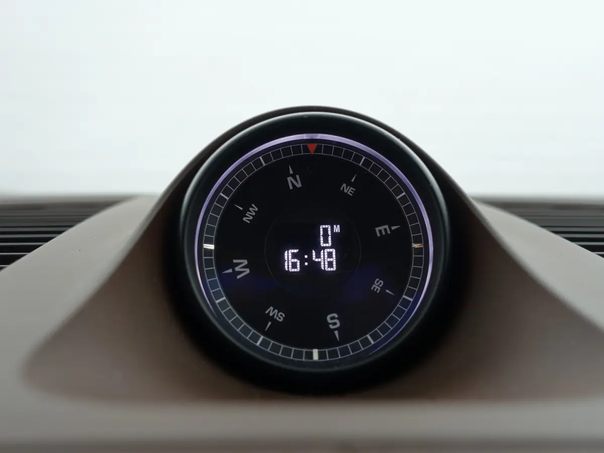 3.0 E-Hybrid Sport Design- Sport Chrono, Soft Close, Head Up, Alcantara Afwerking, Panoramadak, Keyless