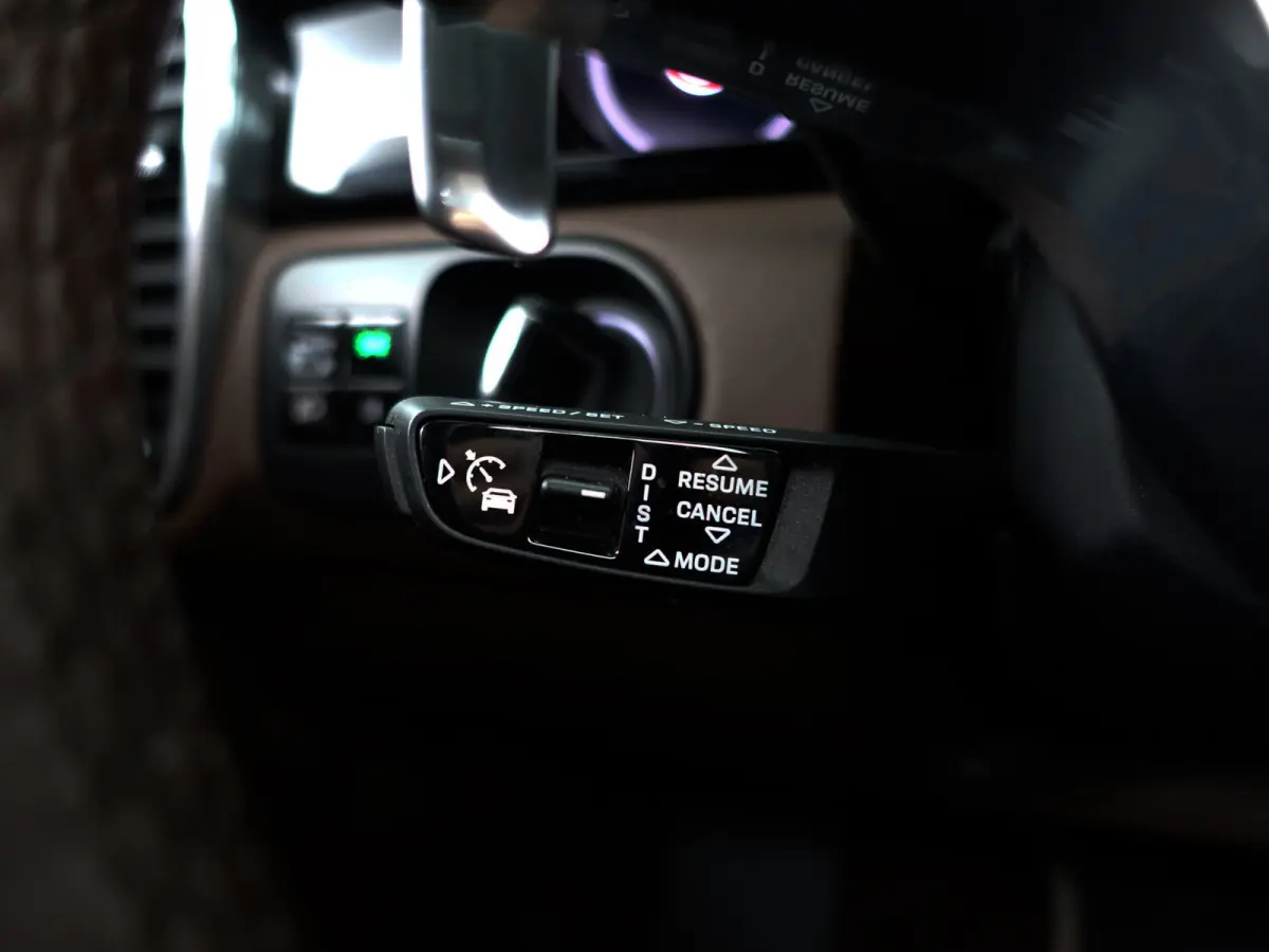 3.0 E-Hybrid Sport Design- Sport Chrono, Soft Close, Head Up, Alcantara Afwerking, Panoramadak, Keyless