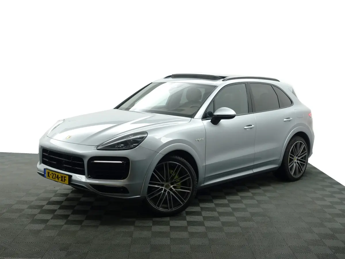 3.0 E-Hybrid Sport Design- Sport Chrono, Soft Close, Head Up, Alcantara Afwerking, Panoramadak, Keyless