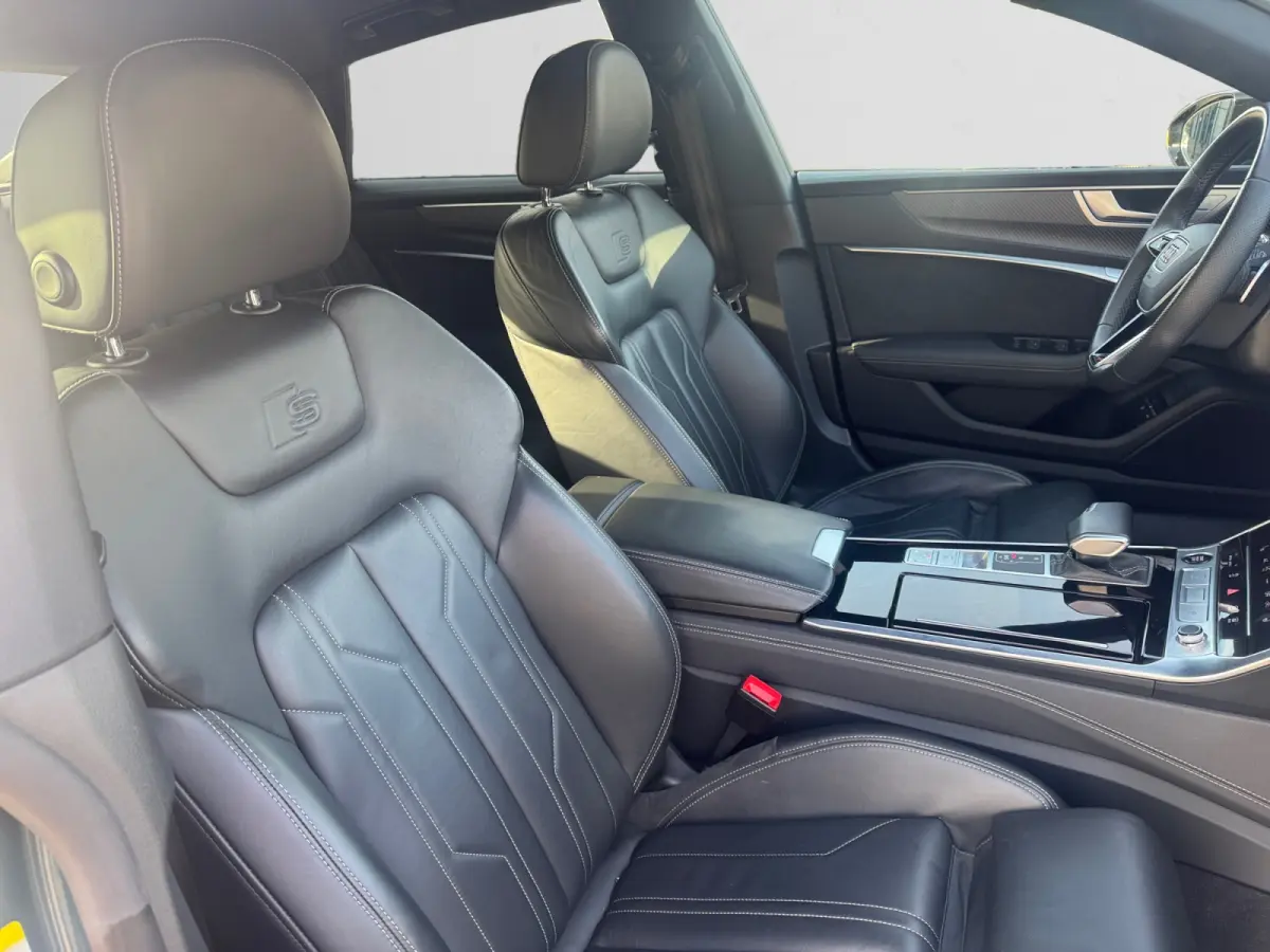 55 TFSI e quattro Competition Carplay, Panoramadak, Stoelmassage, Leer, Camera