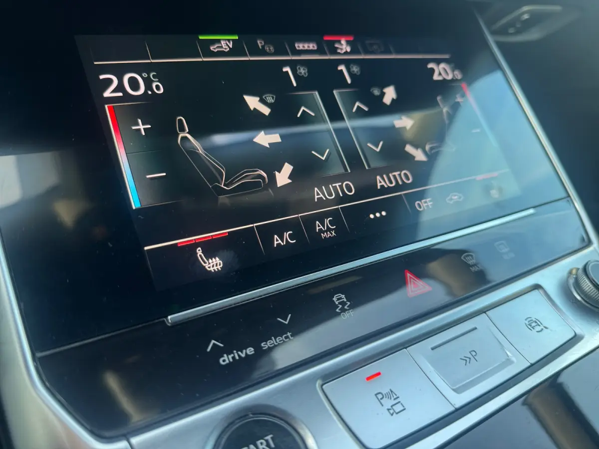 55 TFSI e quattro Competition Carplay, Panoramadak, Stoelmassage, Leer, Camera