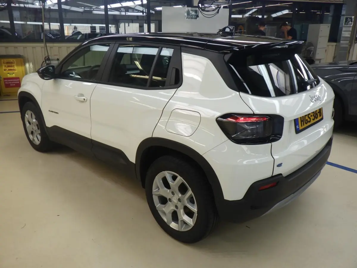 Altitude 54 kWh | Camera | Adaptive Cruise Controle | Stoelverwarming | Voorruit verwarming | Climate Controle | Elektrische Achterklep |