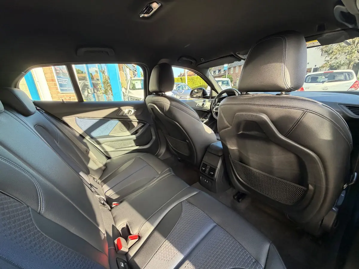 118i Executive Edition 2020 AUT NAVI NAP 1e Eig!