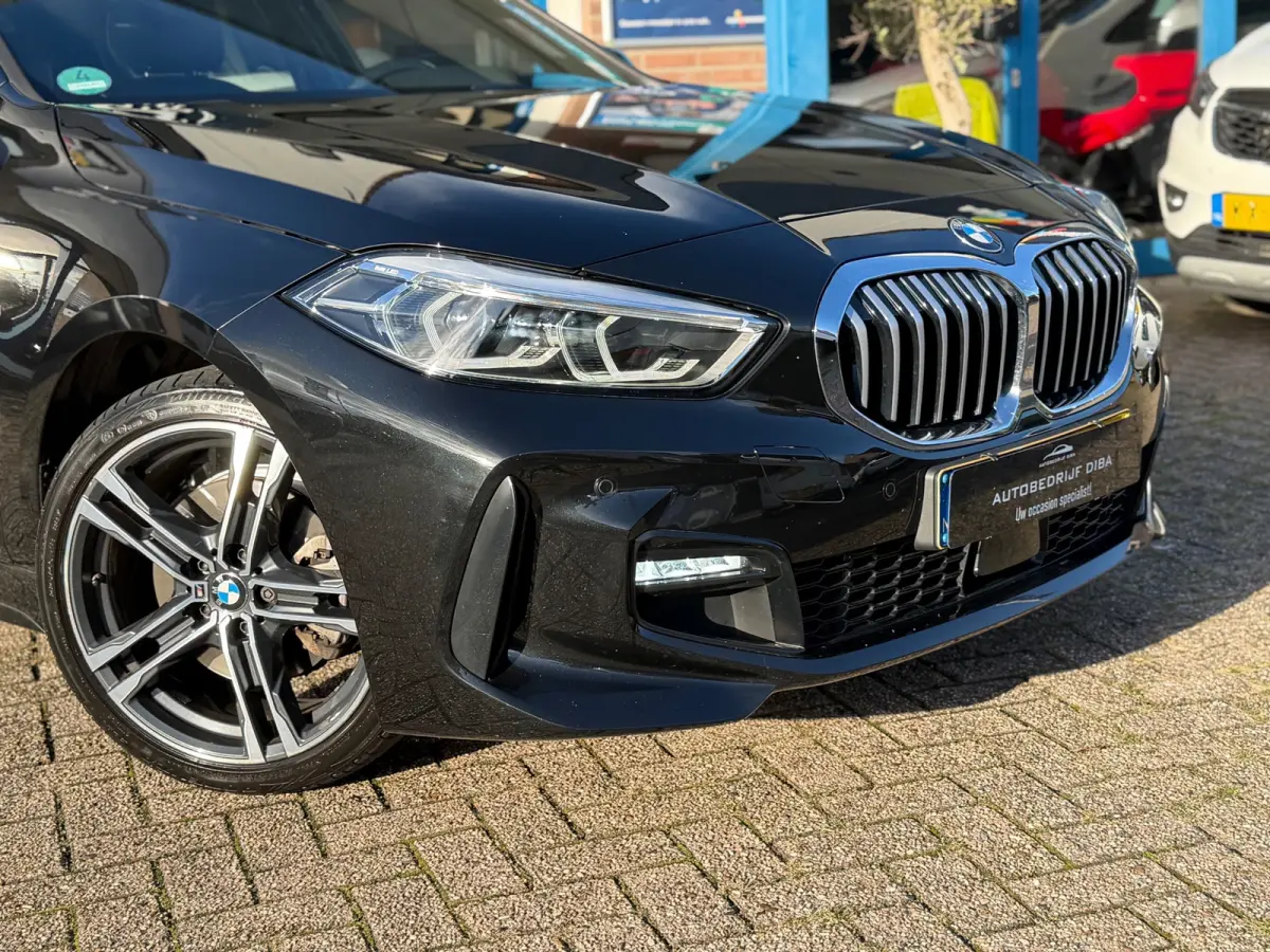 118i Executive Edition 2020 AUT NAVI NAP 1e Eig!