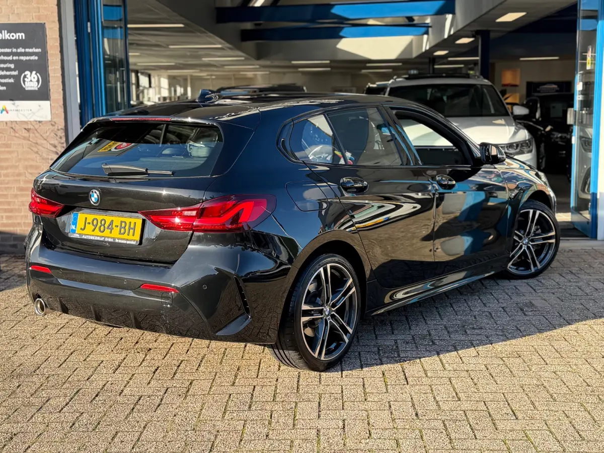 118i Executive Edition 2020 AUT NAVI NAP 1e Eig!