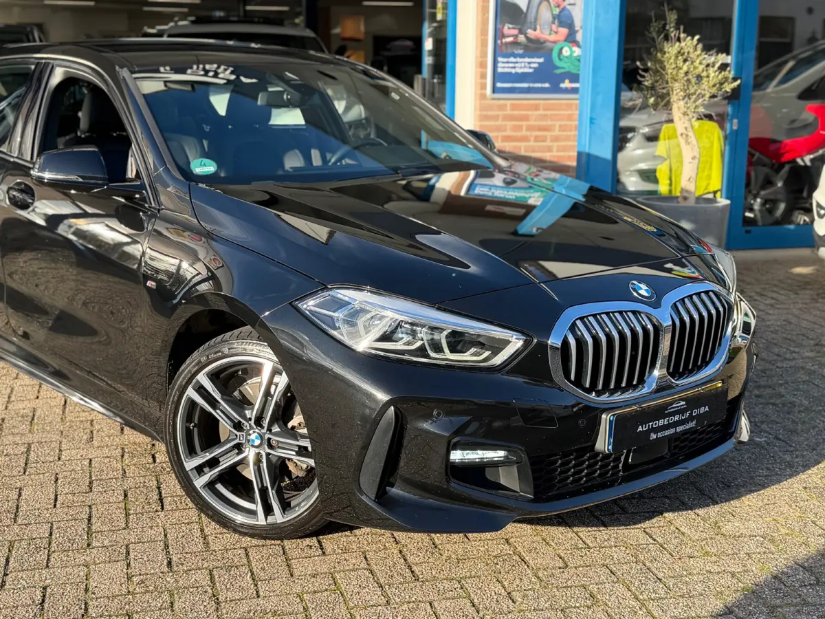 118i Executive Edition 2020 AUT NAVI NAP 1e Eig!
