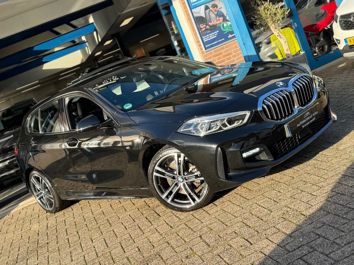 118i Executive Edition 2020 AUT NAVI NAP 1e Eig!