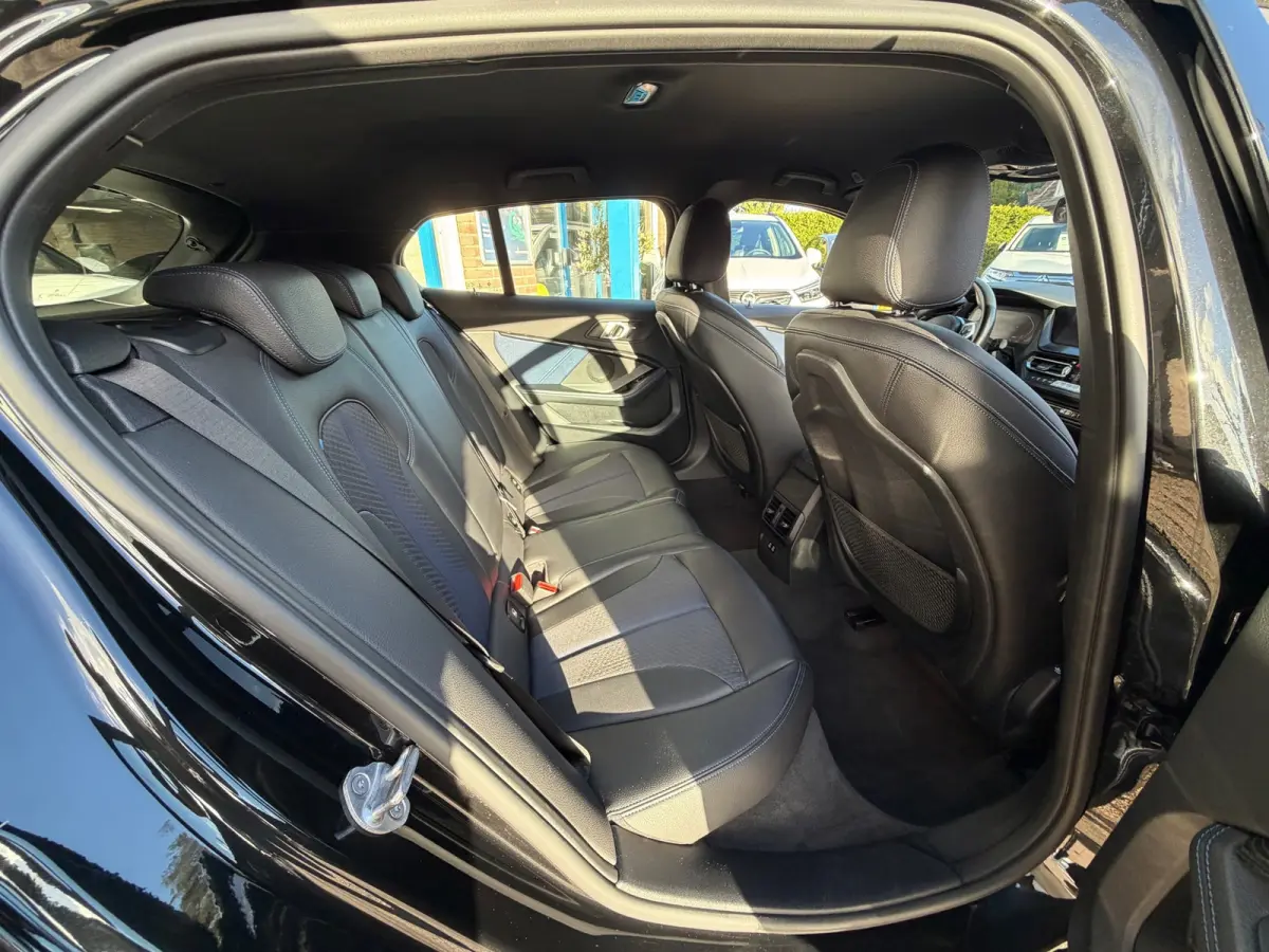118i Executive Edition 2020 AUT NAVI NAP 1e Eig!
