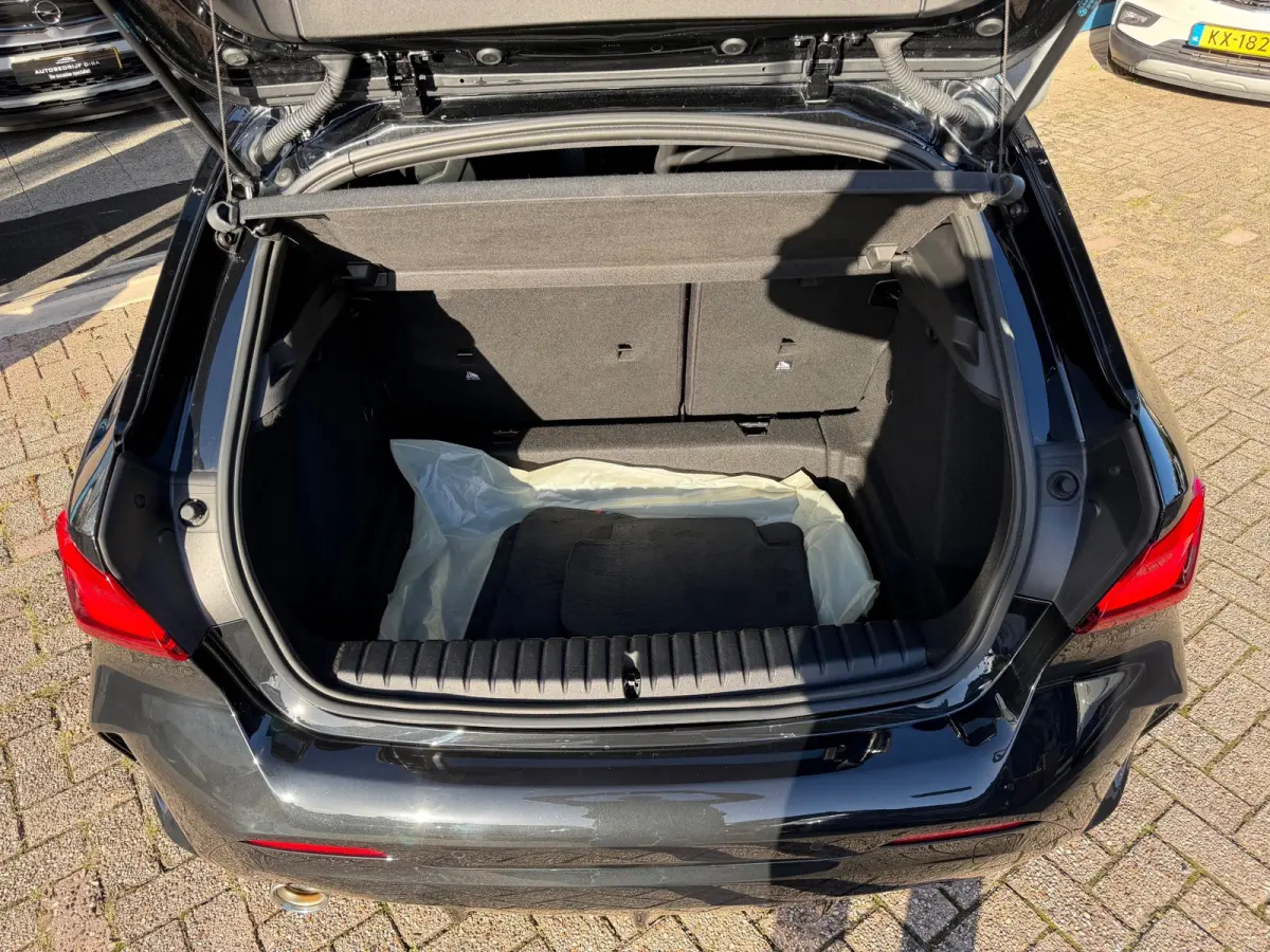 118i Executive Edition 2020 AUT NAVI NAP 1e Eig!