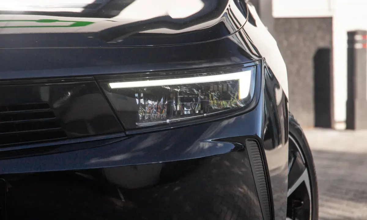 1.6 Hybrid Elegance