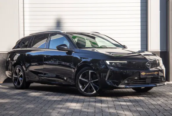 1.6 Hybrid Elegance
