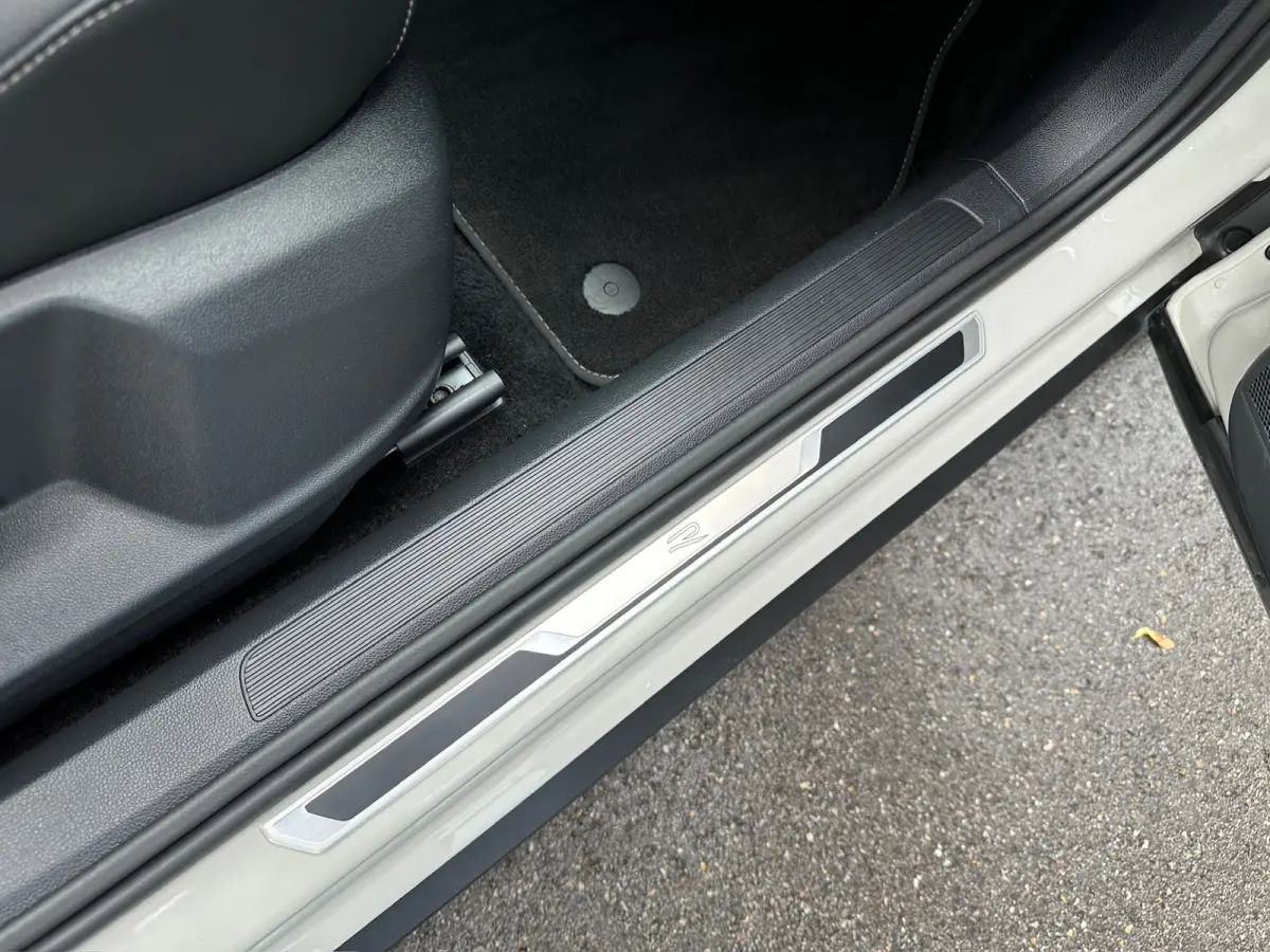 1.5 TSI 150pk DSG R-Line | Camera | Keyless | Elek. Achterklep | Dode hoek | Rijklaar incl. 1 jaar Bovag garantie