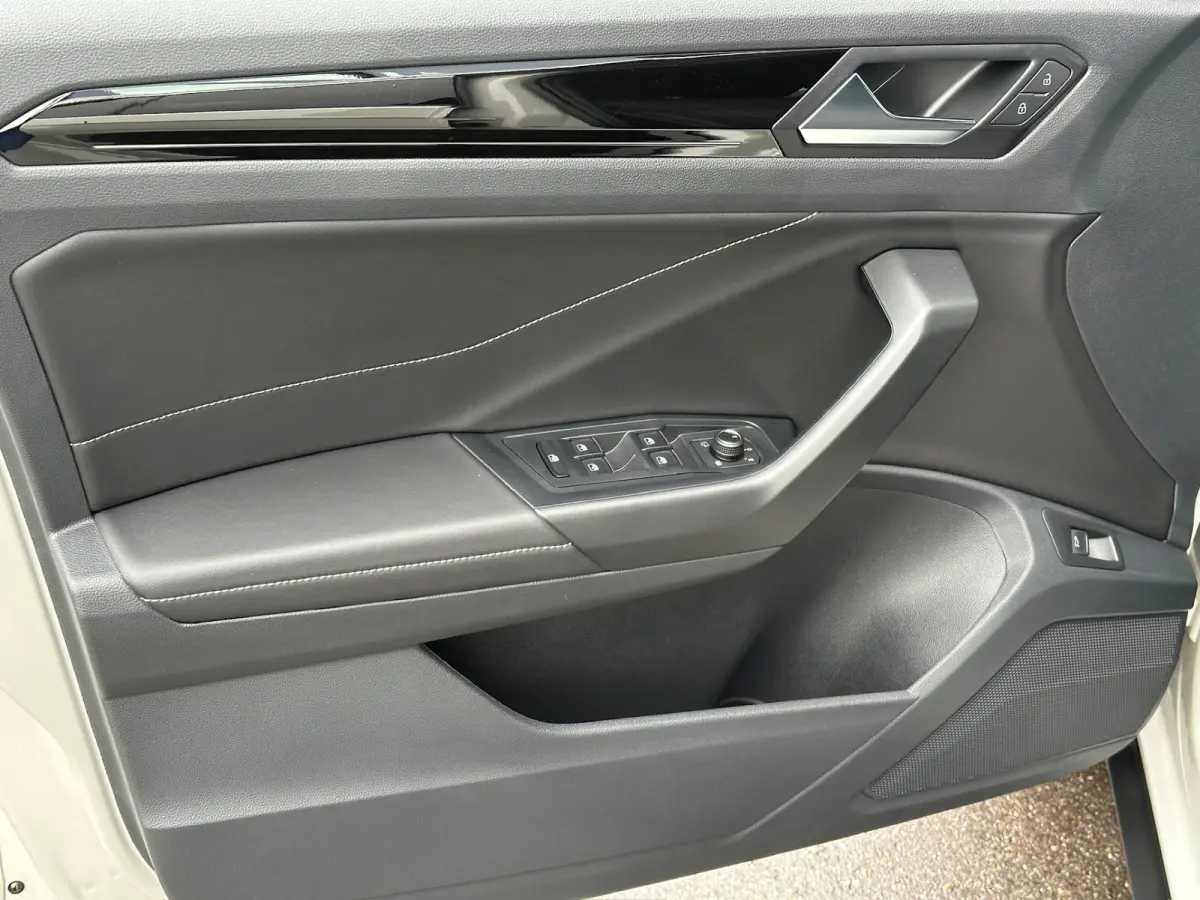1.5 TSI 150pk DSG R-Line | Camera | Keyless | Elek. Achterklep | Dode hoek | Rijklaar incl. 1 jaar Bovag garantie