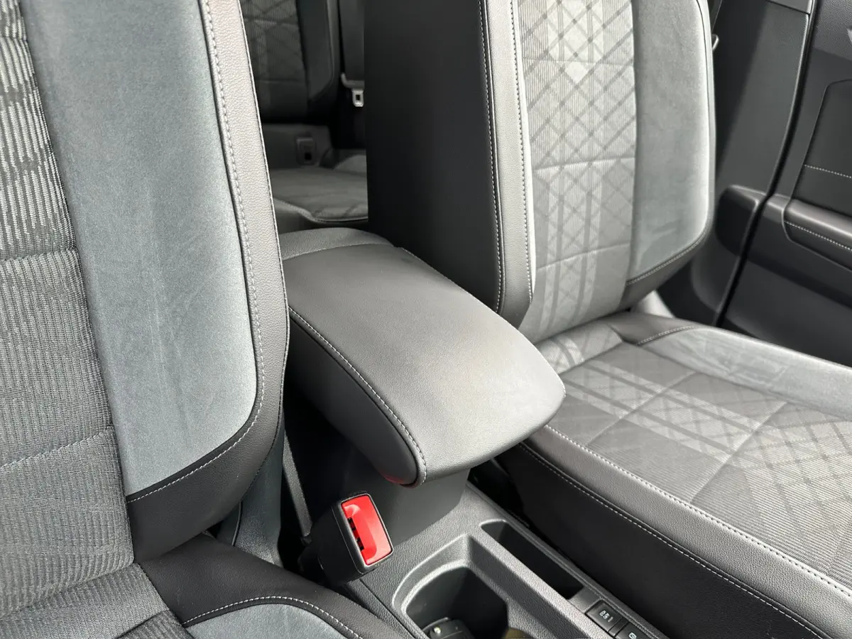 1.5 TSI 150pk DSG R-Line | Camera | Keyless | Elek. Achterklep | Dode hoek | Rijklaar incl. 1 jaar Bovag garantie