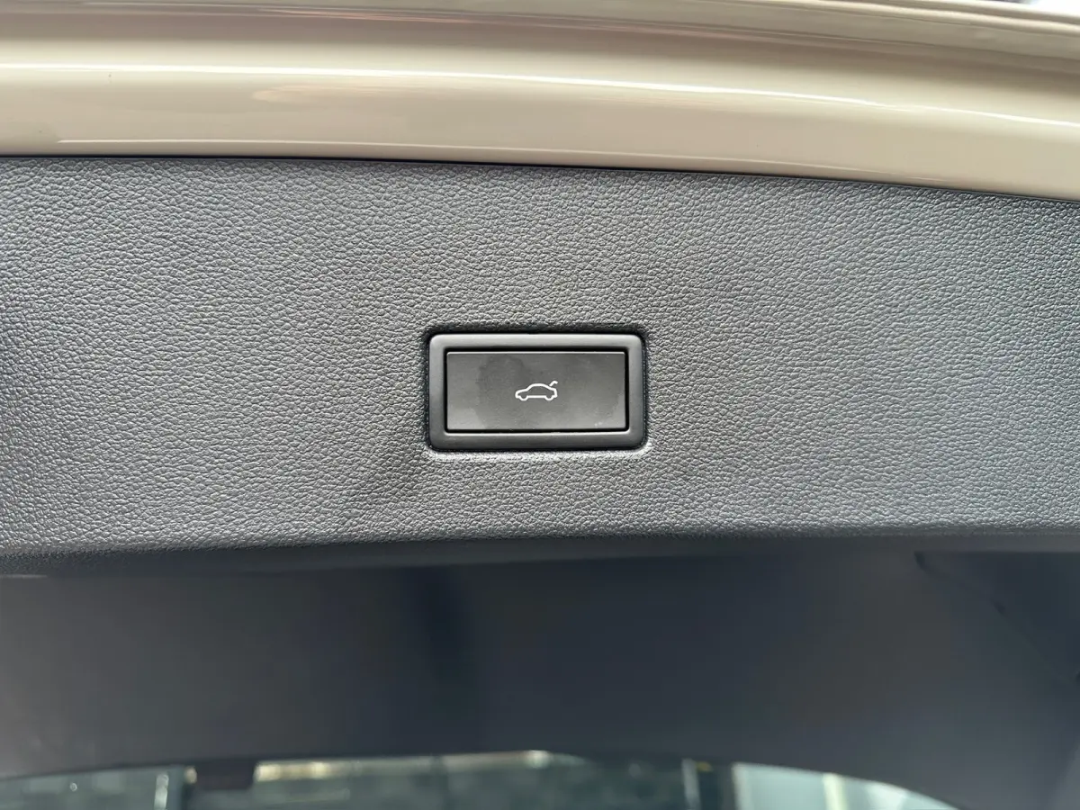 1.5 TSI 150pk DSG R-Line | Camera | Keyless | Elek. Achterklep | Dode hoek | Rijklaar incl. 1 jaar Bovag garantie