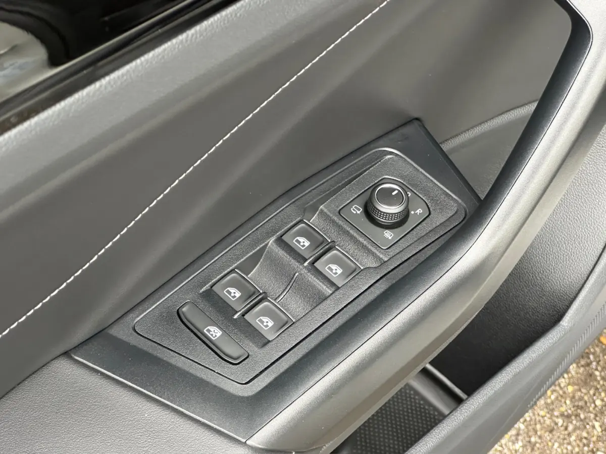 1.5 TSI 150pk DSG R-Line | Camera | Keyless | Elek. Achterklep | Dode hoek | Rijklaar incl. 1 jaar Bovag garantie