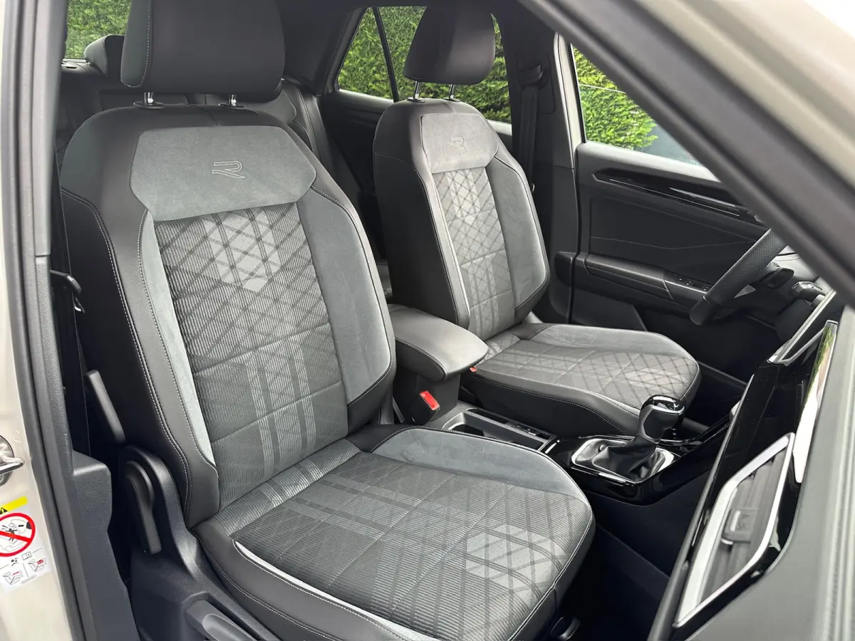 1.5 TSI 150pk DSG R-Line | Camera | Keyless | Elek. Achterklep | Dode hoek | Rijklaar incl. 1 jaar Bovag garantie