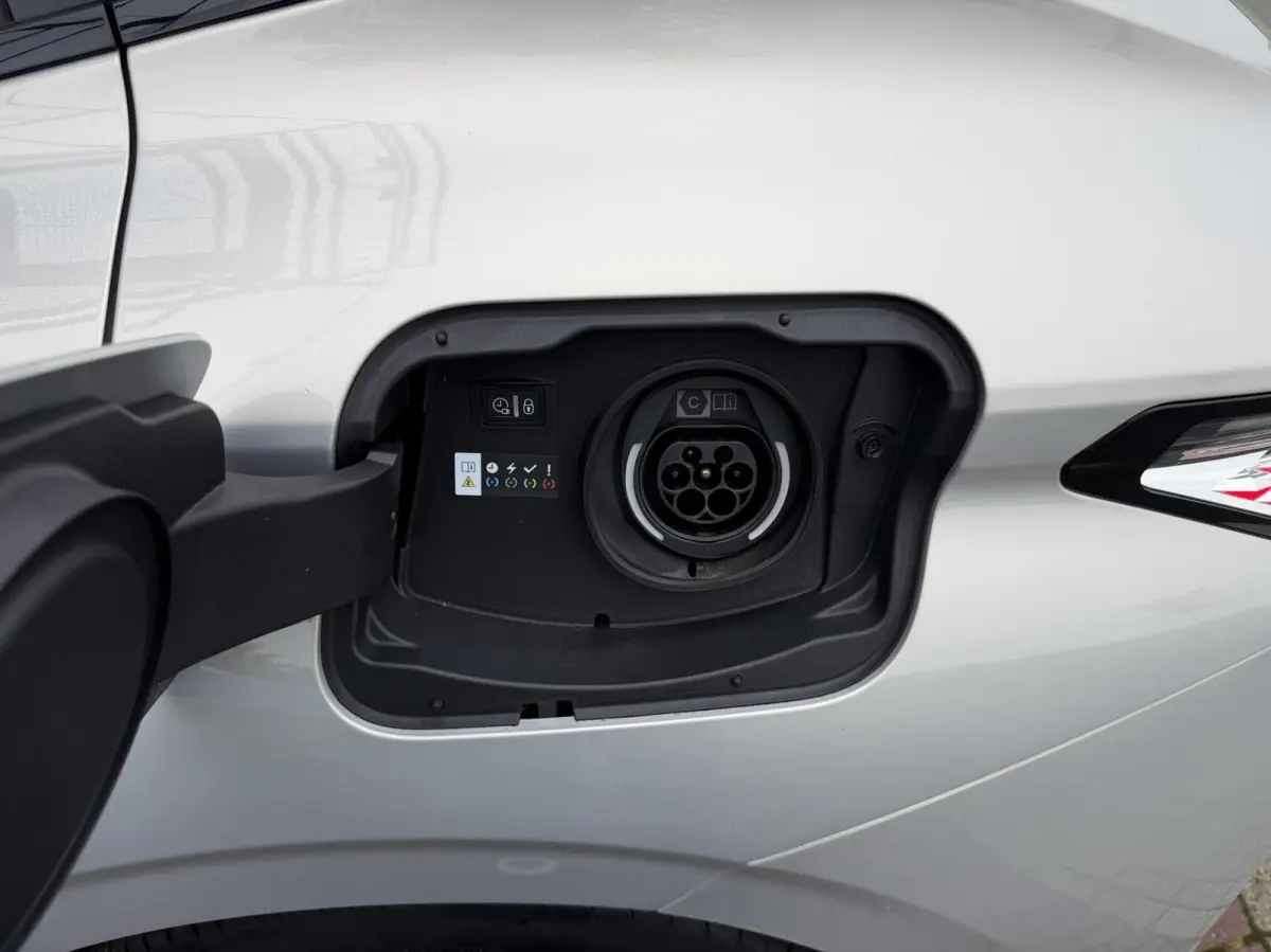 E-Tense 225pk Performance Line+
