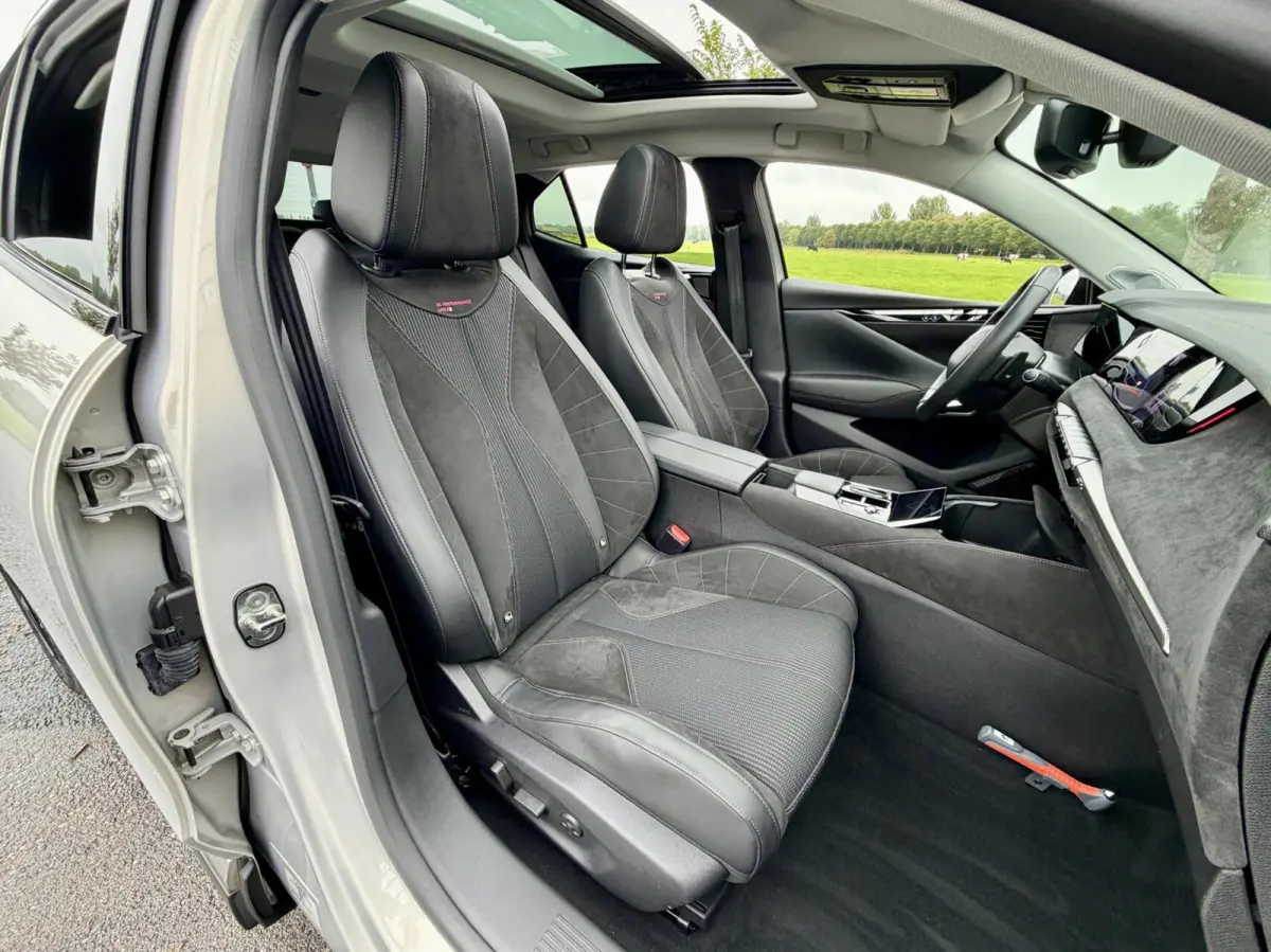 E-Tense 225pk Performance Line+