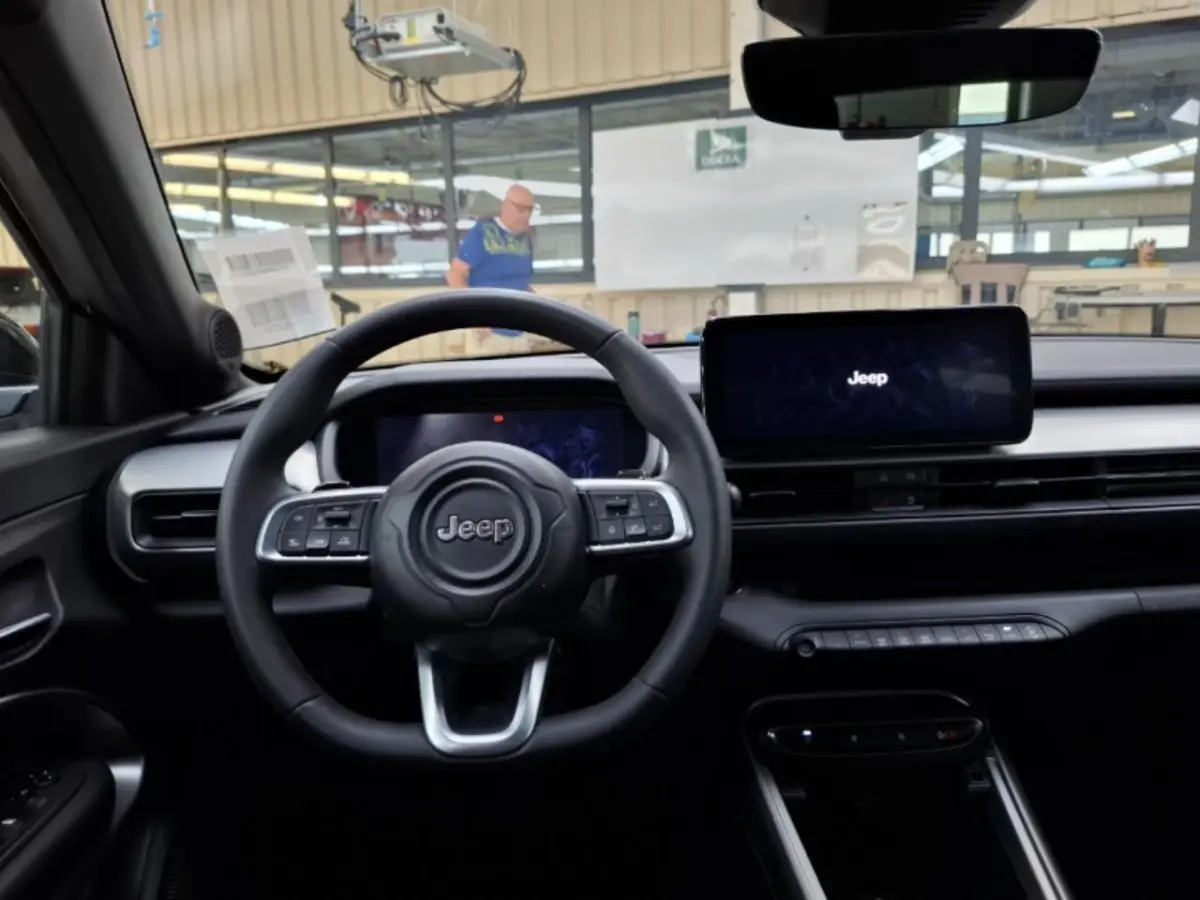 1.2 e-Hybrid Summit | Tot 8 Jaar Garantie | Navigatie | Camera | Elektrische Achterklep | Apple Carplay & Android Auto | LED | Parkeersensoren |