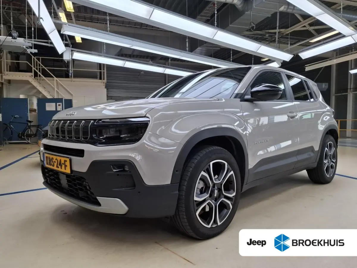 1.2 e-Hybrid Summit | Tot 8 Jaar Garantie | Navigatie | Camera | Elektrische Achterklep | Apple Carplay & Android Auto | LED | Parkeersensoren |
