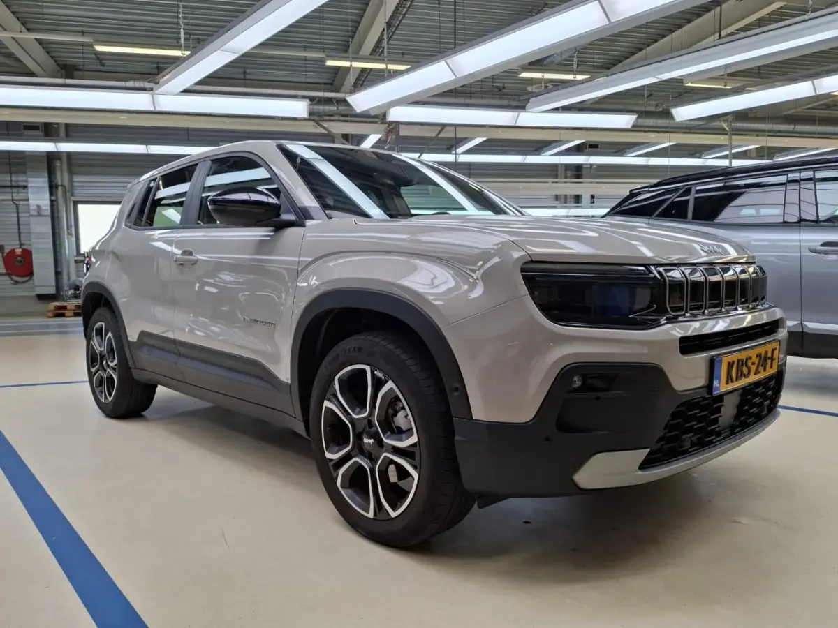 1.2 e-Hybrid Summit | Tot 8 Jaar Garantie | Navigatie | Camera | Elektrische Achterklep | Apple Carplay & Android Auto | LED | Parkeersensoren |
