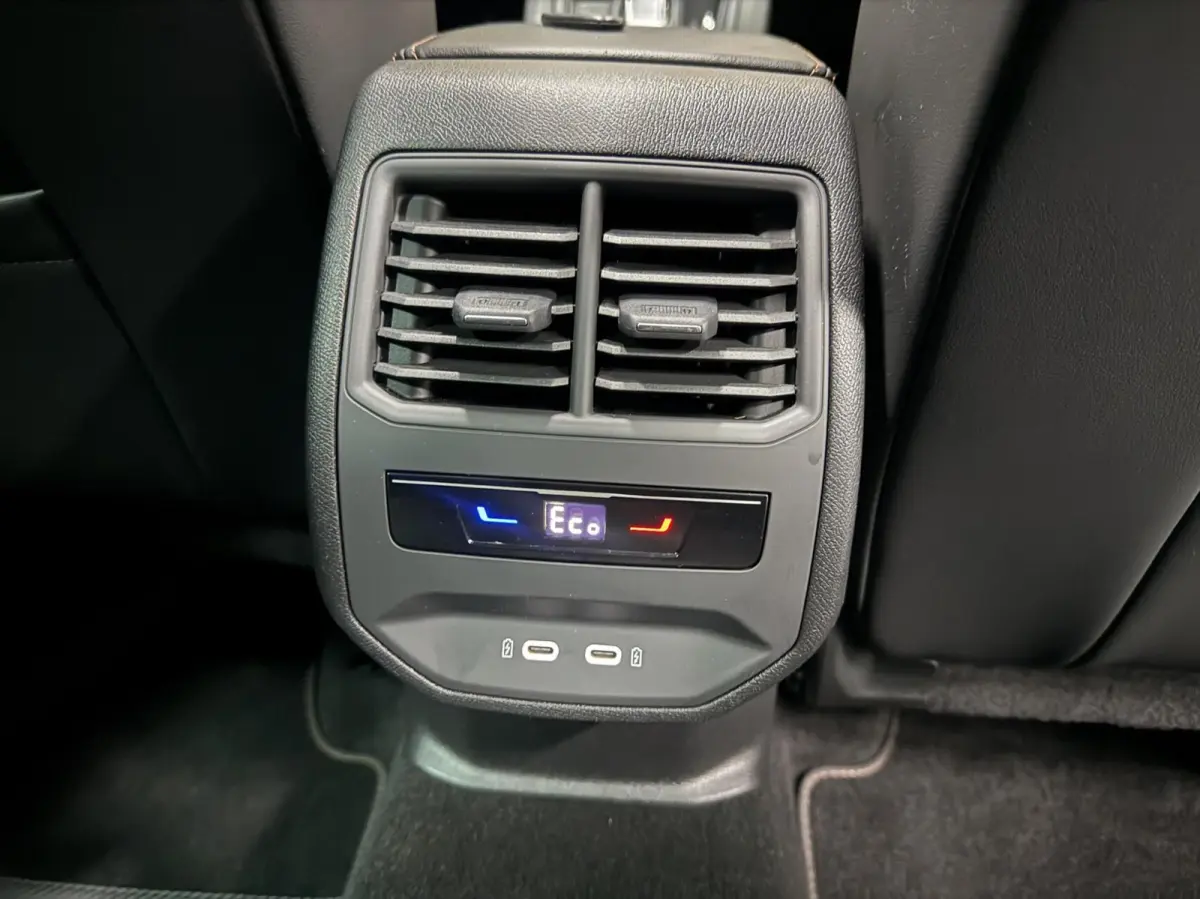 1.4 e-Hybrid VZ Performance | PANO | trekhaak