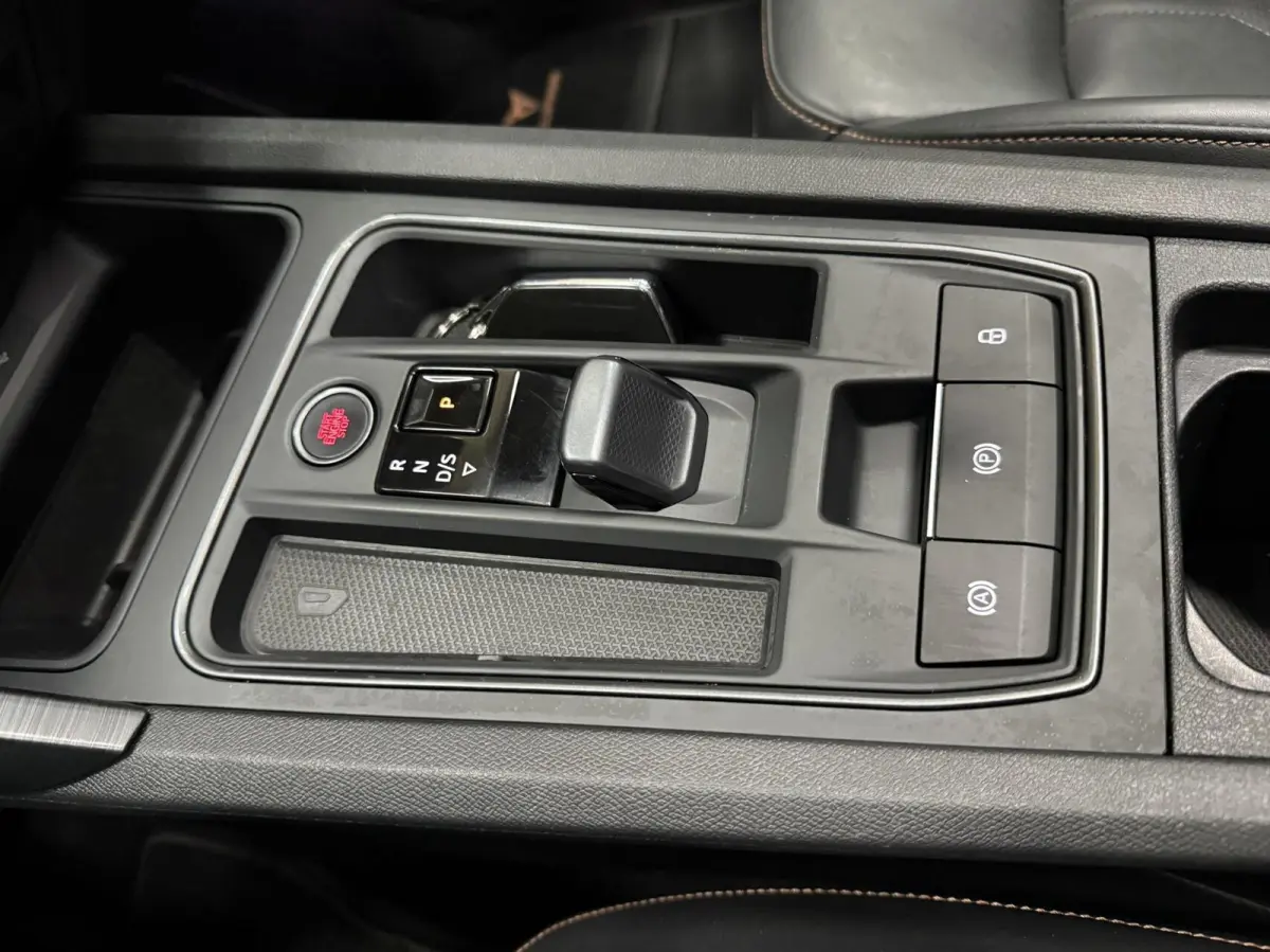 1.4 e-Hybrid VZ Performance | PANO | trekhaak