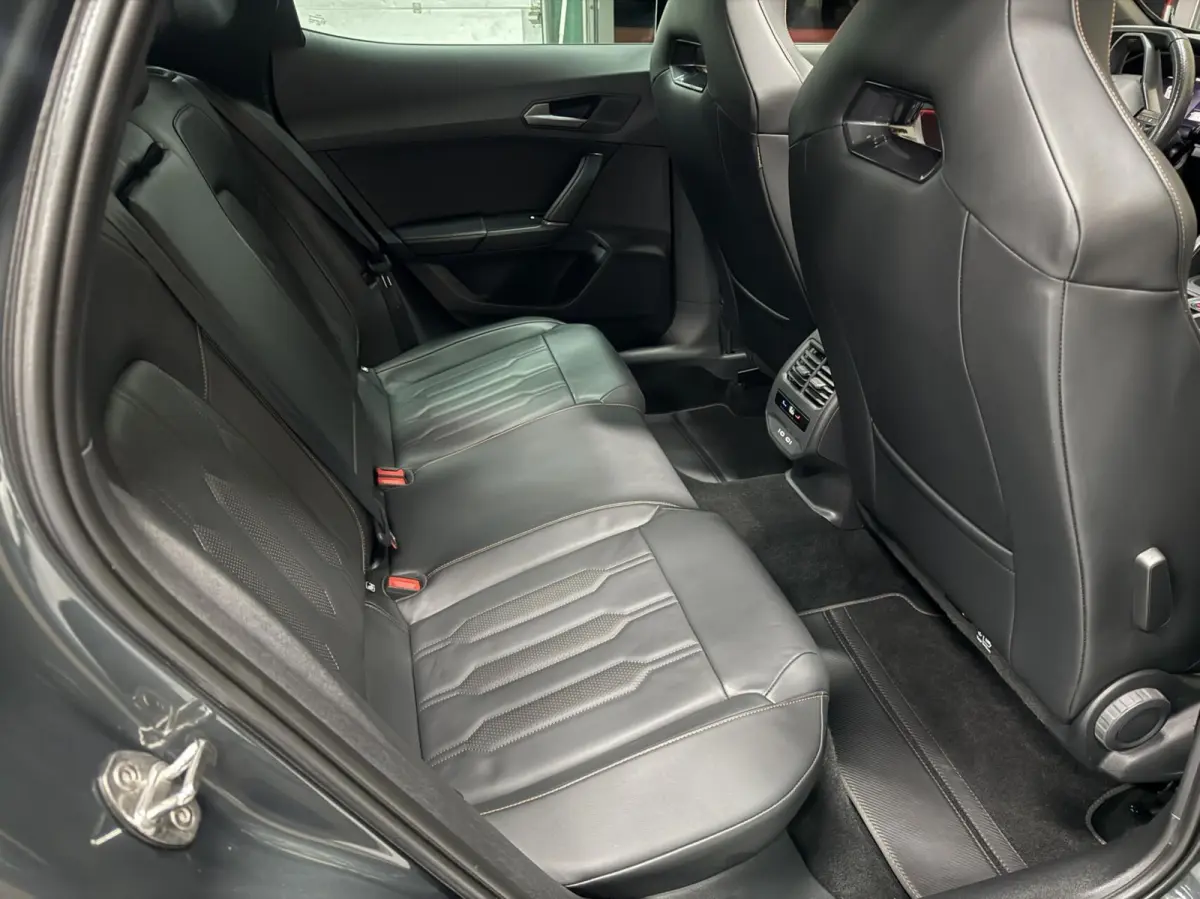 1.4 e-Hybrid VZ Performance | PANO | trekhaak